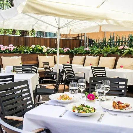 Crystal Palace Boutique Hotel 4*
