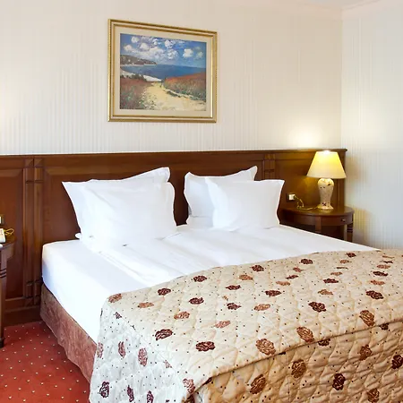 Crystal Palace Boutique Hotel 4*