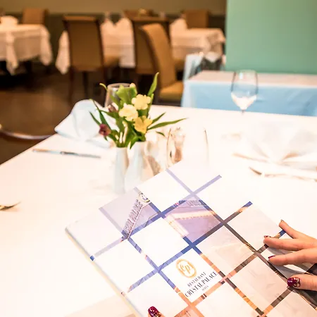 Crystal Palace Boutique 4*