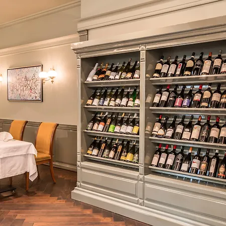 Crystal Palace Boutique Hotel 4*