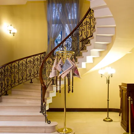 Crystal Palace Boutique Hotel 4*