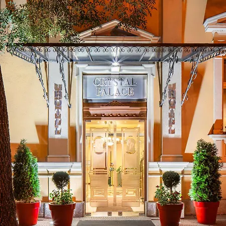 Crystal Palace Boutique מלון