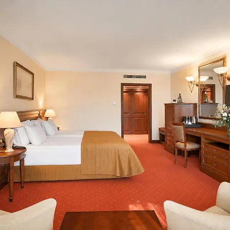 Crystal Palace Boutique 4*