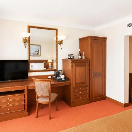 Hotel Crystal Palace Boutique 4*