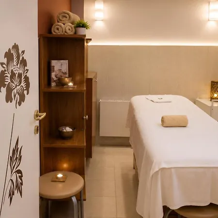 Crystal Palace Boutique Hotel 4*
