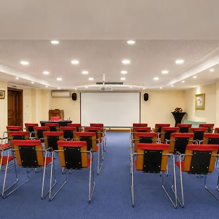 Crystal Palace Boutique Hotel 4*