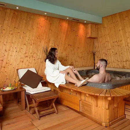 Crystal Palace Boutique Hotel 4*