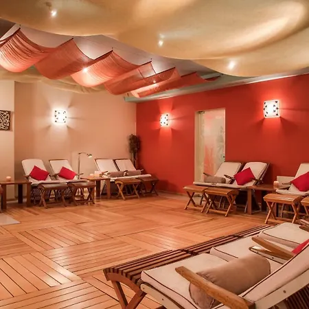 Crystal Palace Boutique Hotel