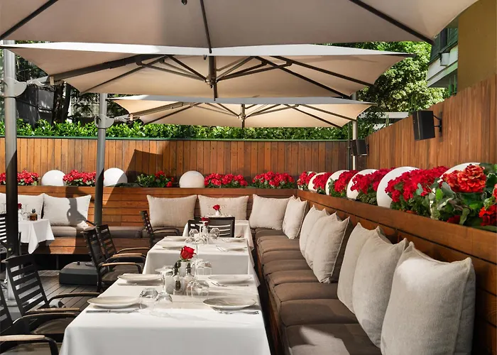 Crystal Palace Boutique 4*