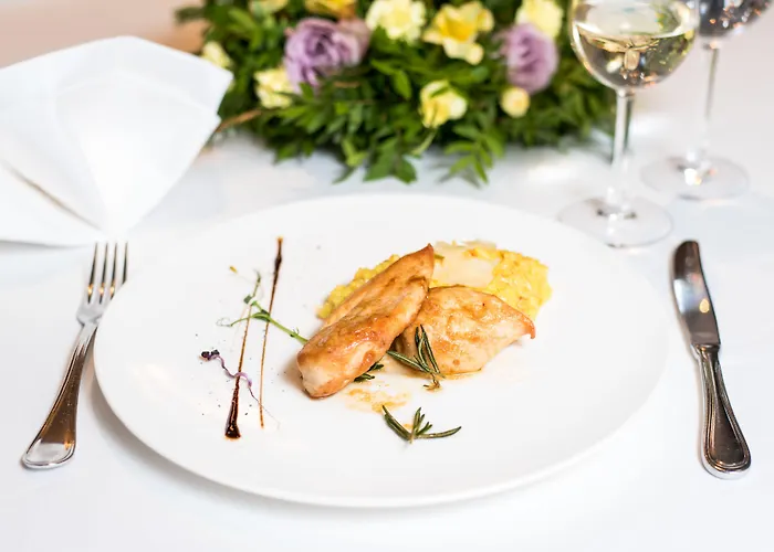 Crystal Palace Boutique Sofía