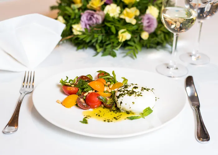 Crystal Palace Boutique 4*