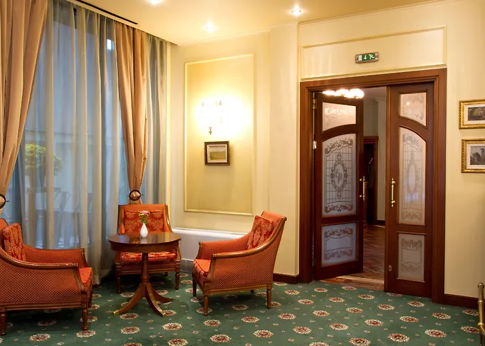 Crystal Palace Boutique Sofía