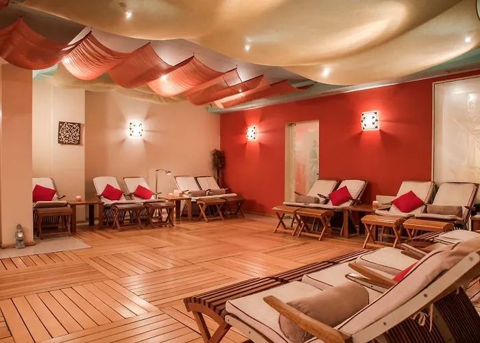 Crystal Palace Boutique Hotel